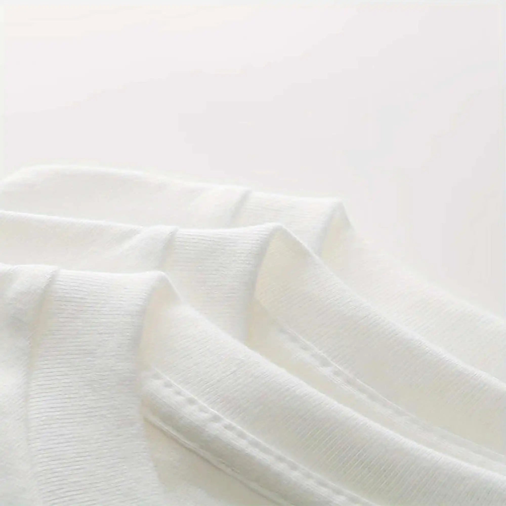 Men's t-shirts 2025 New Men's clothing Graphic Y2k tops Basic Summer football tops Breathable Solid color  y2k clothing sports